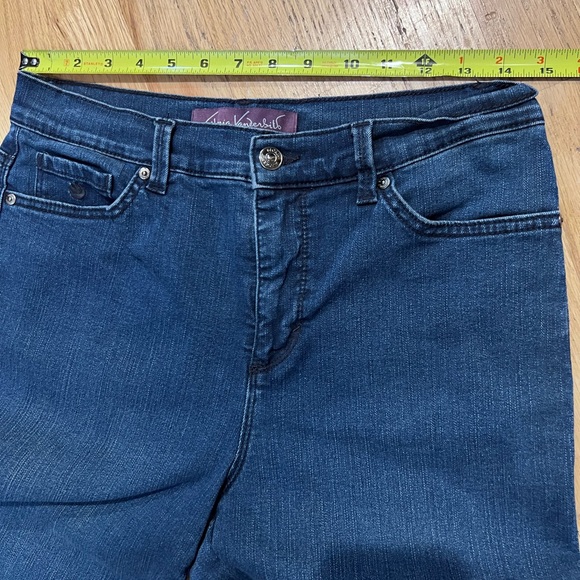 Ladies Size 6 Gloria Vanderbilt Dark Blue CAPRIS Jeans GUC - Picture 3 of 5